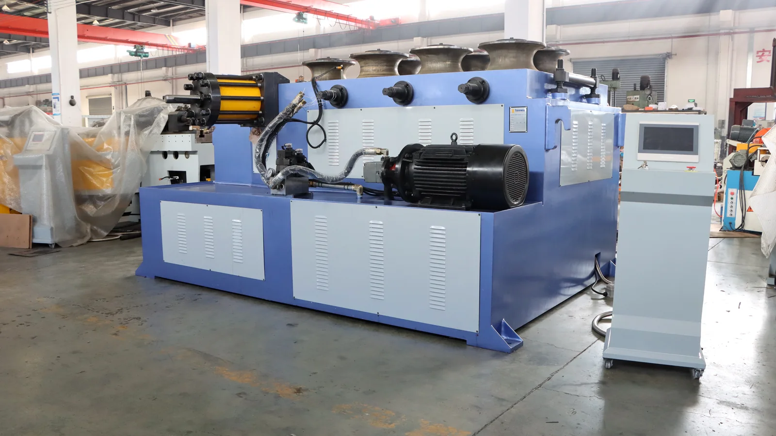 Telhoo pipe rolling machine in the factory workshop