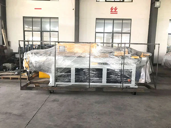 Iron frame packaging for pipe bending machines