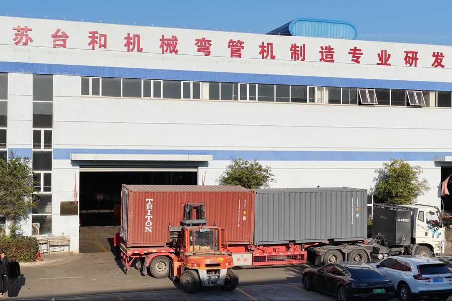 Container loading of Telhoo pipe processing machinery at the factory